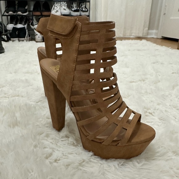 Never Worn Speed Limit 98 Tan Strappy Heels - Picture 5 of 5